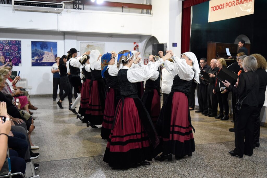 Baile solidario La Estrada