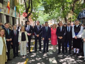 82 años de la Estrada